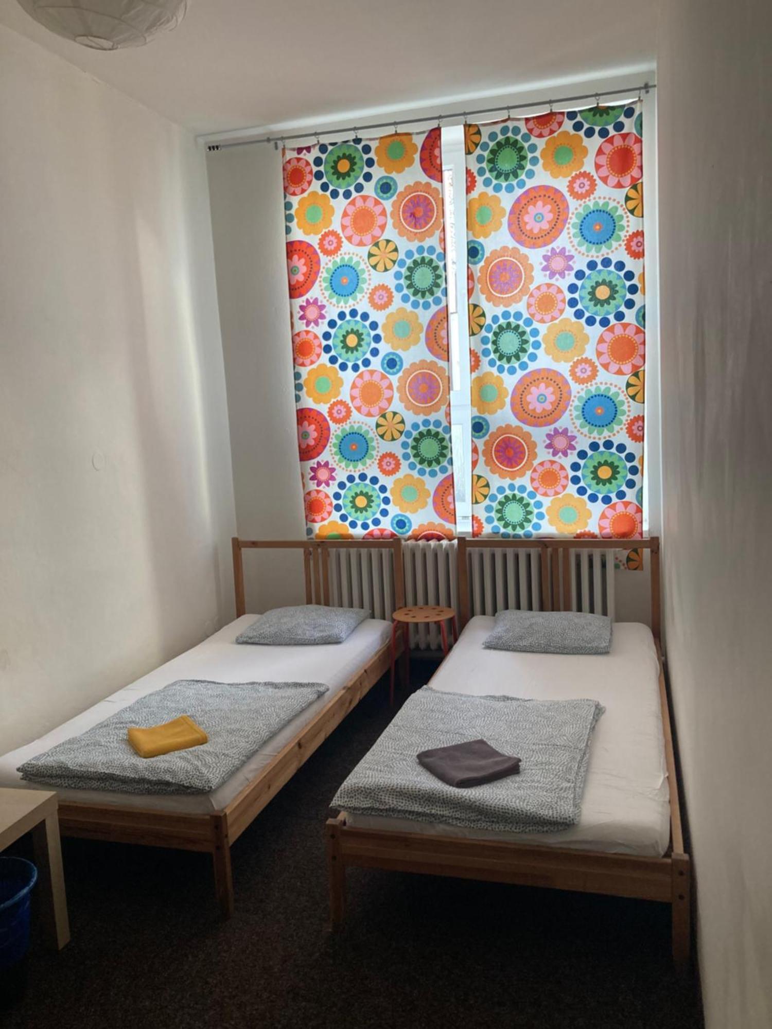 Hostel Praha Ladvi ภายนอก รูปภาพ